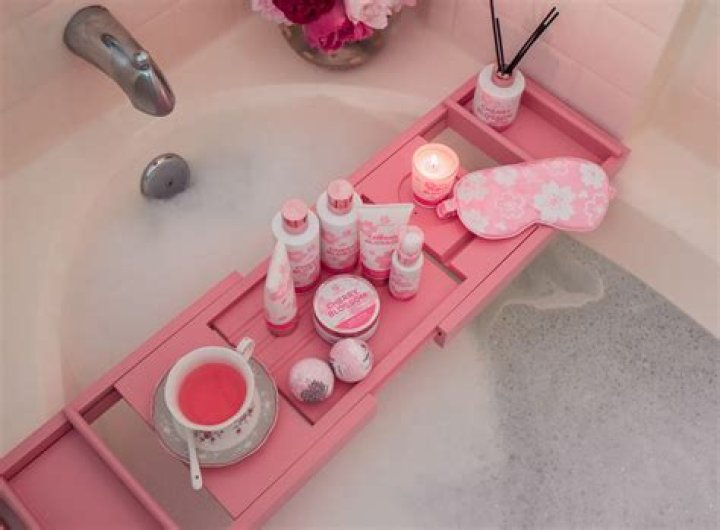 Kylie Jenner Snaps At-Home Spa Day — Get Her Favorite Beauty Treatments